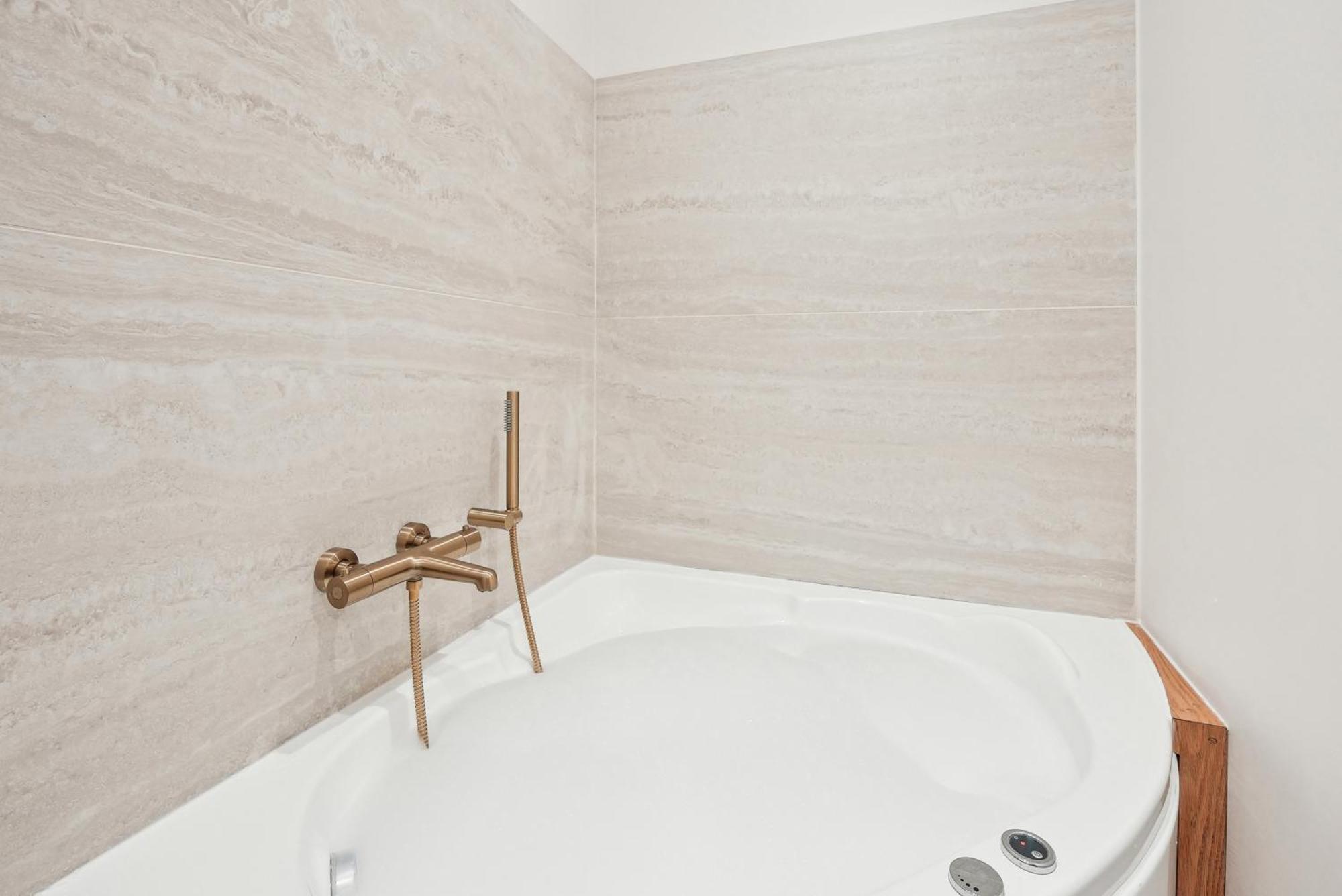 Lavie Maison Central & Hot Tub ボルドー エクステリア 写真