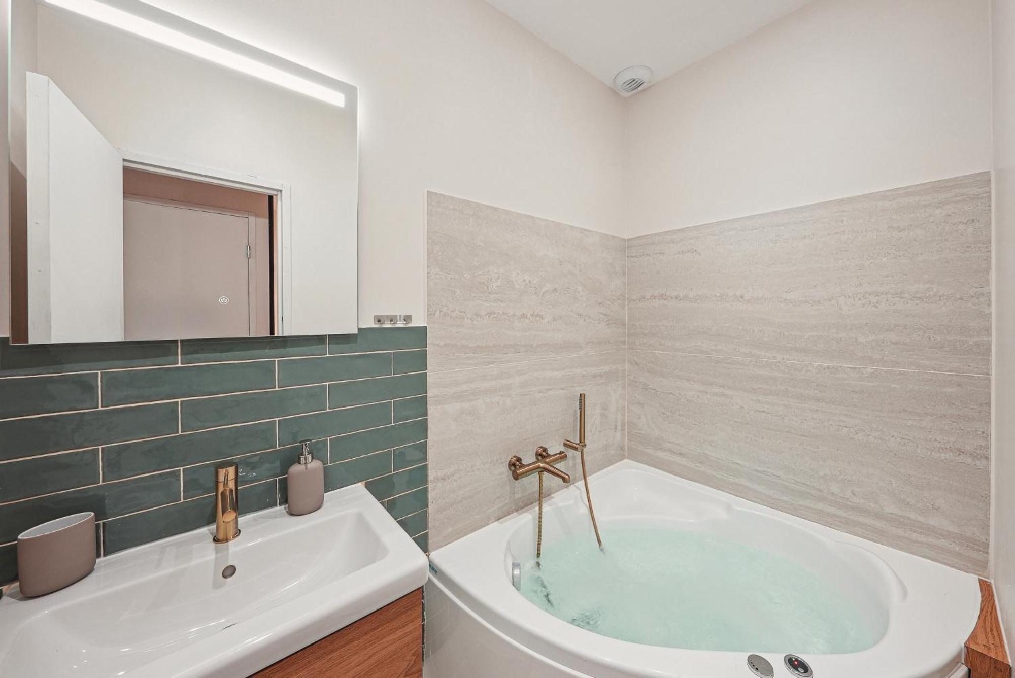 Lavie Maison Central & Hot Tub ボルドー エクステリア 写真